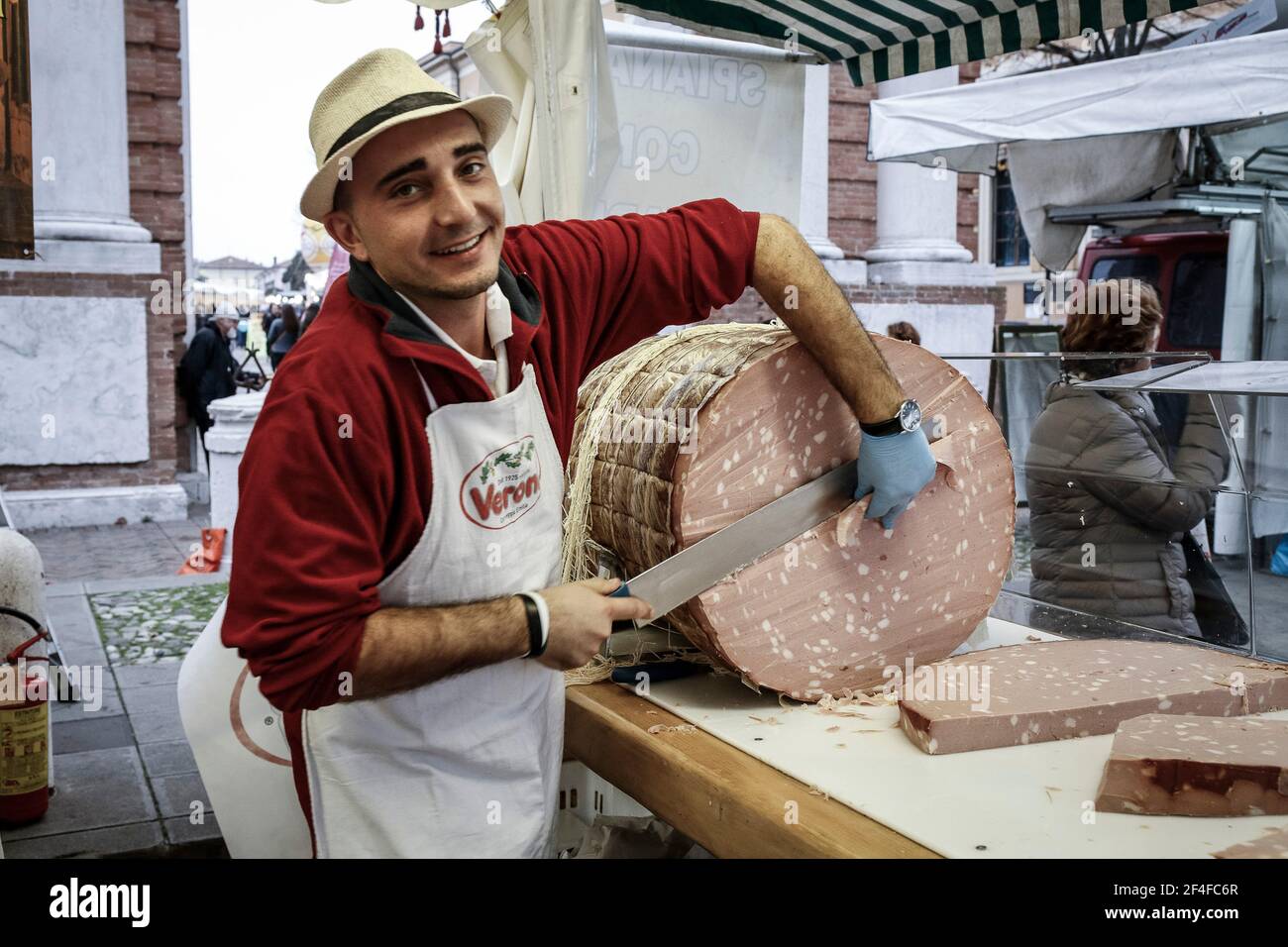 Italie Santarcangelo di Romagna - Fiera di San Martino - mortadelle Banque D'Images