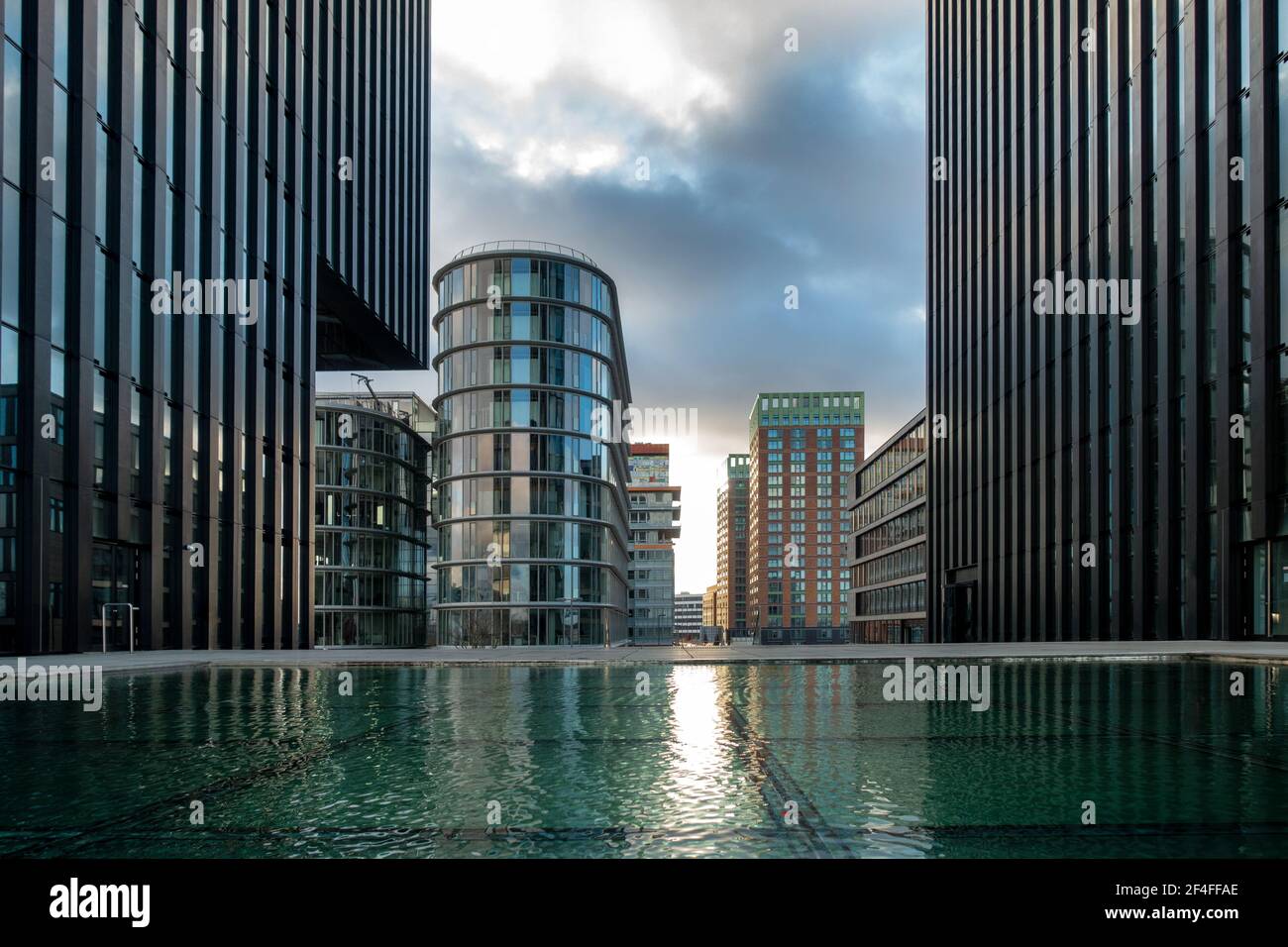 moderne Architektur im Medienhafen Düsseldorf Banque D'Images