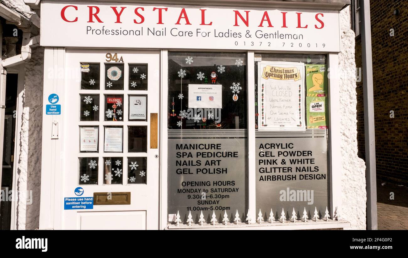 Epsom London UK, 21 mars 2021, Crystal Nail Bar fournissant des pédicures et manuicure pour hommes et femmes Banque D'Images