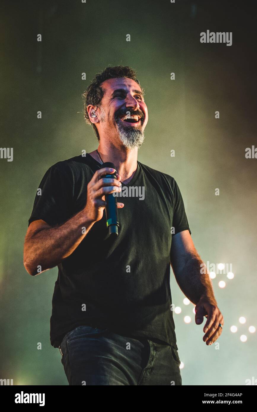ITALIE, FIRENZE 2017: Serj Tankian, chanteur du groupe de rock américain de  quatre pièces 'System of a Down' (également connu sous le nom de SOAD), en  direct sur scène Photo Stock - Alamy