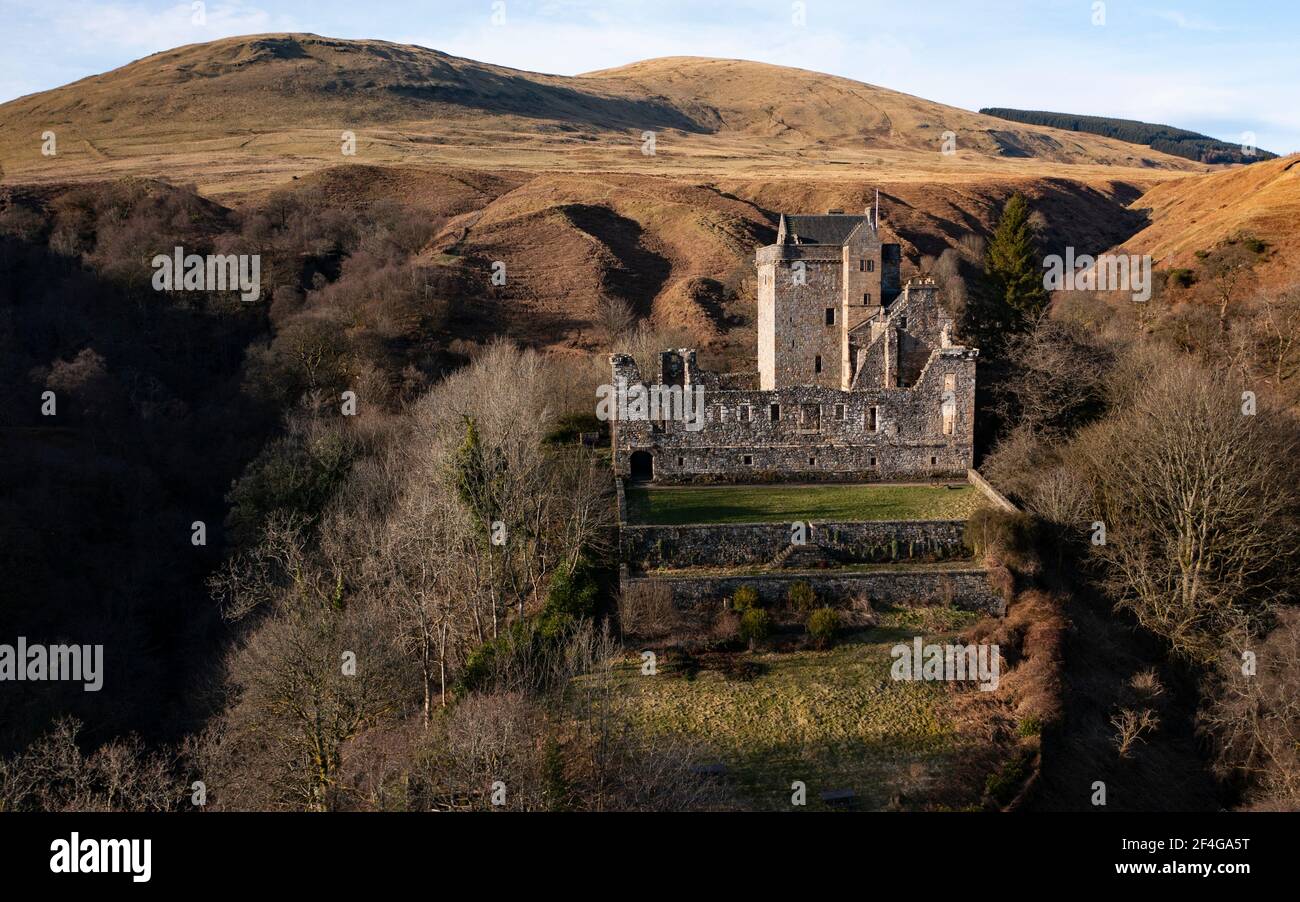 Château Campbell château médiéval situé au-dessus de la ville de Dollar, Clackmannanshire, centre de l'Écosse, Royaume-Uni (fermé pendant l'enfermement de Covid-19) Banque D'Images