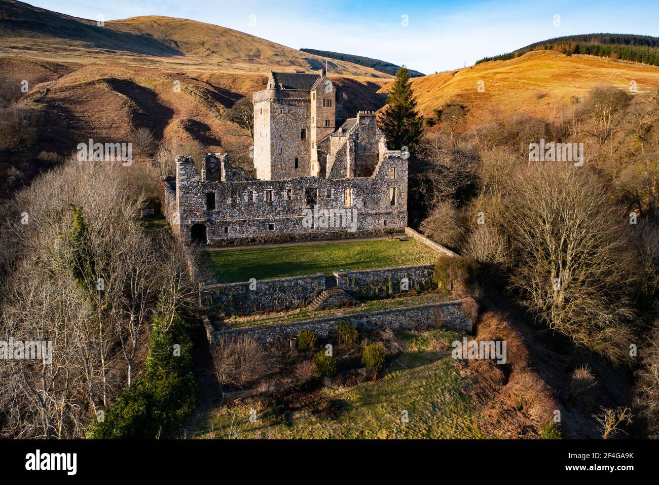 Château Campbell château médiéval situé au-dessus de la ville de Dollar, Clackmannanshire, centre de l'Écosse, Royaume-Uni (fermé pendant l'enfermement de Covid-19) Banque D'Images