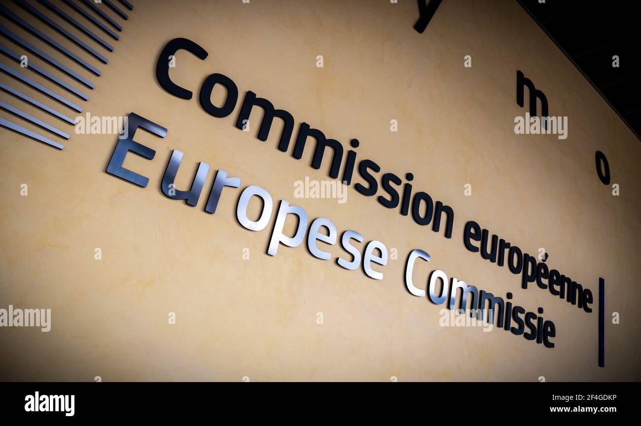 Panneau de la Commission européenne à l'entrée du bâtiment Berlaymont à Bruxelles. Belgique - 30 juillet 2014. Banque D'Images