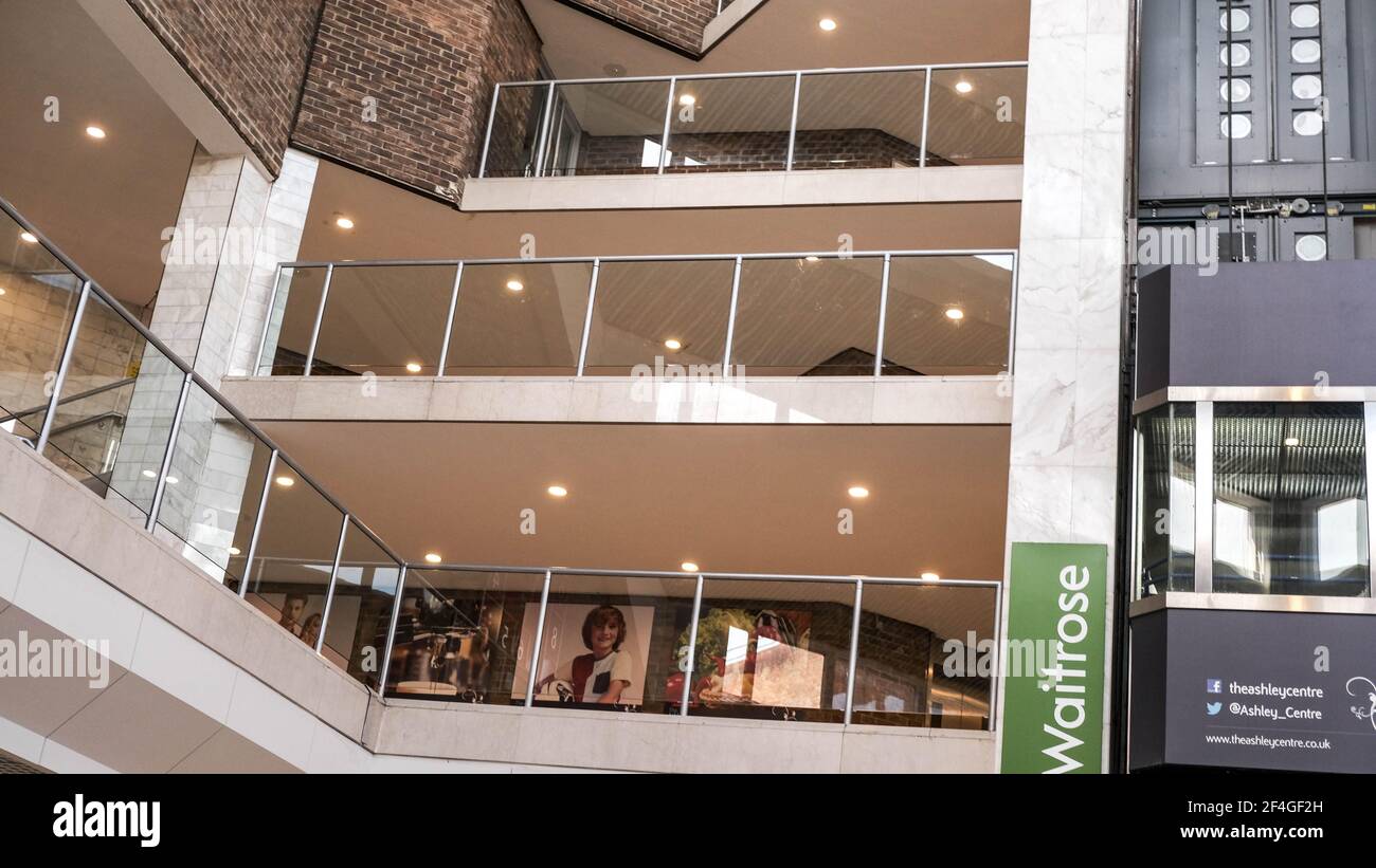 Epsom London UK, 21 mars 2021, architecture intérieure moderne d'UN centre commercial ou d'un centre commercial Banque D'Images