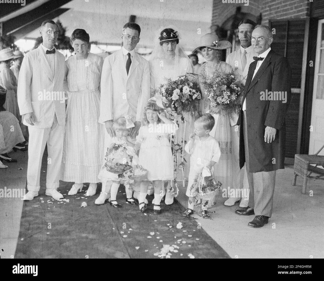 Invités de mariage, Ouest, Chine, Beidaihe (Chine), Hebei Sheng (Chine), 1918. De la collection de photographies Sidney D. Gamble. () Banque D'Images