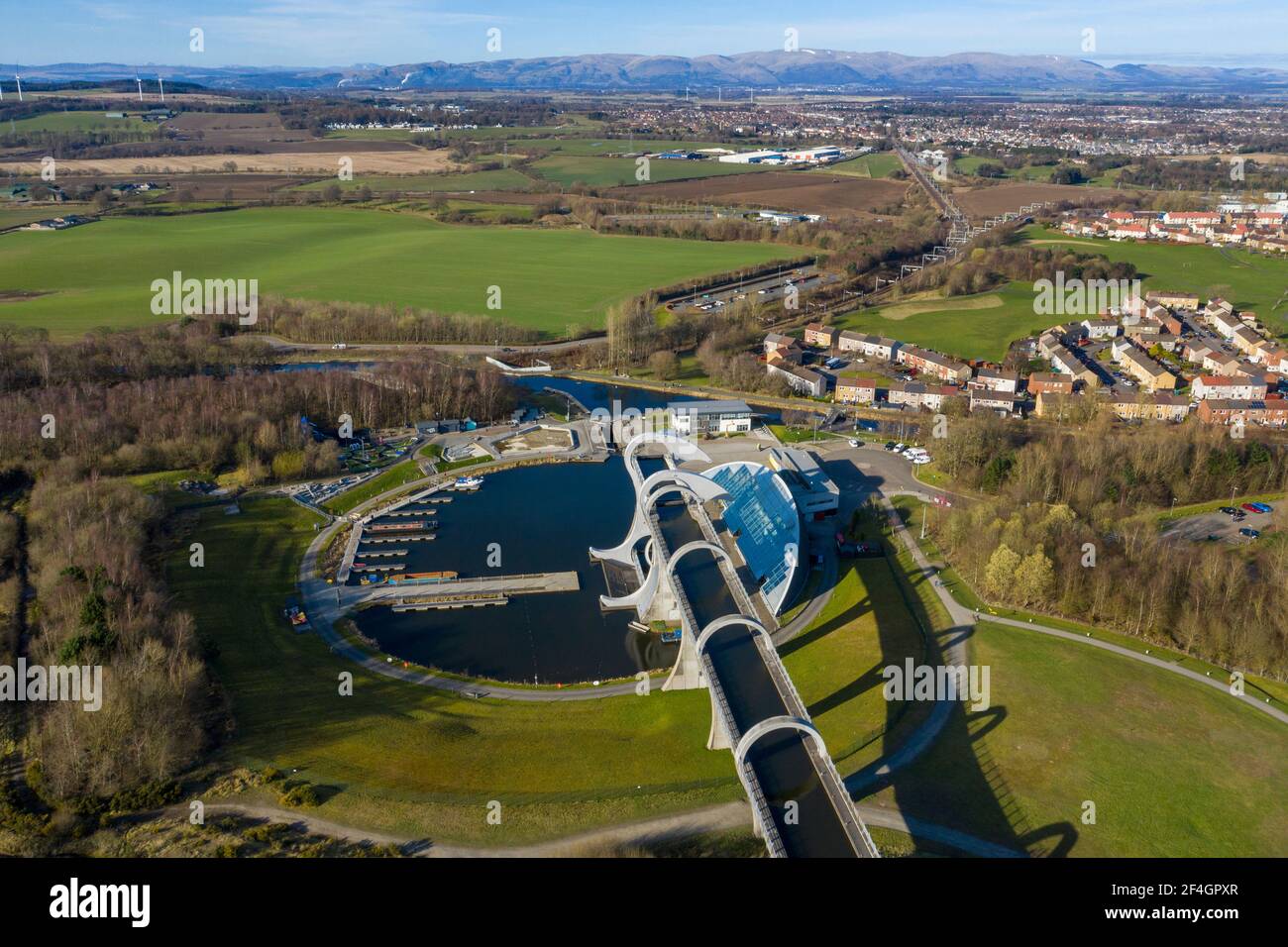 Vue aérienne de la roue Falkirk un pont tournant dans le centre de l'Écosse, reliant le canal Forth et Clyde au canal Union. Banque D'Images