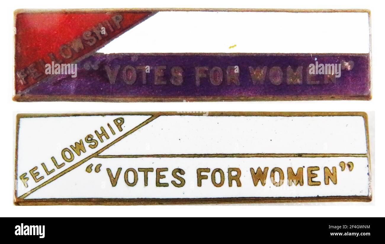 Pinback Button for the votes for Women Fellowship, un groupe de femmes au suffrage organisé par Frederick et Emmeline Pethick-Lawrence, Royaume-Uni, 1912. Photographie par Emilia van Beugen. () Banque D'Images