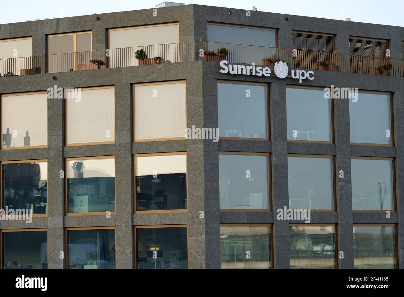 Siège de la construction des entreprises de télécommunications Sunrise et UPC en Suisse qui ont fusionné ensemble. Banque D'Images