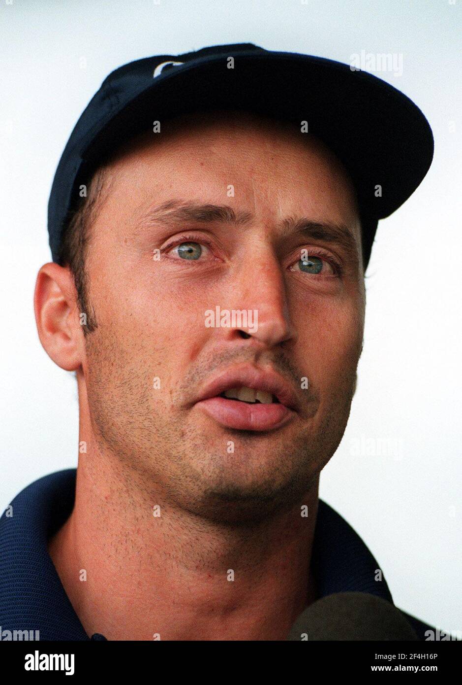 Le capitaine de cricket de l'Angleterre Nasser Hussain août 1999pendant la conférence de presse Suivre la pratique Englands nets avant le test final match contre Nouvelle-Zélande Banque D'Images