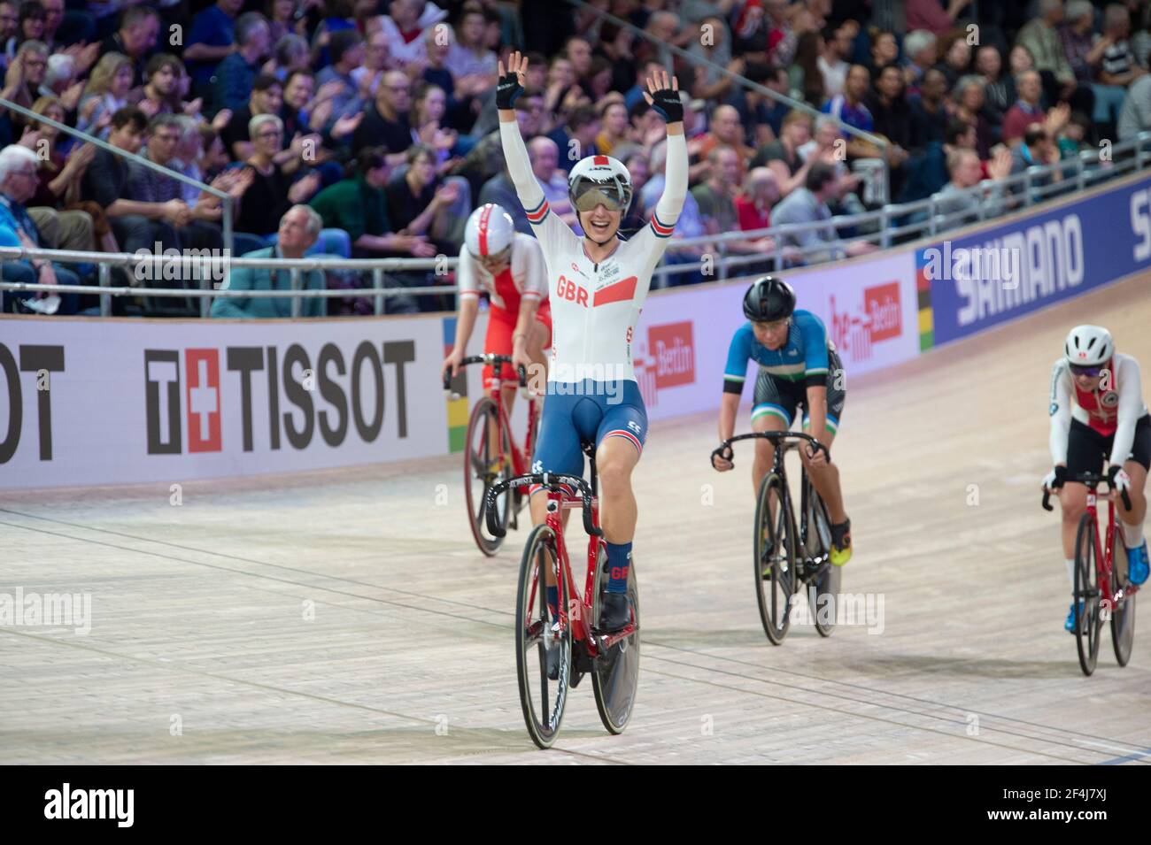 Elinor Barker de Grande-Bretagne célèbre la victoire de la course de points pour les femmes, UCI Track World Championships, Berlin, Allemagne (photo de Casey B. Gibson) Banque D'Images