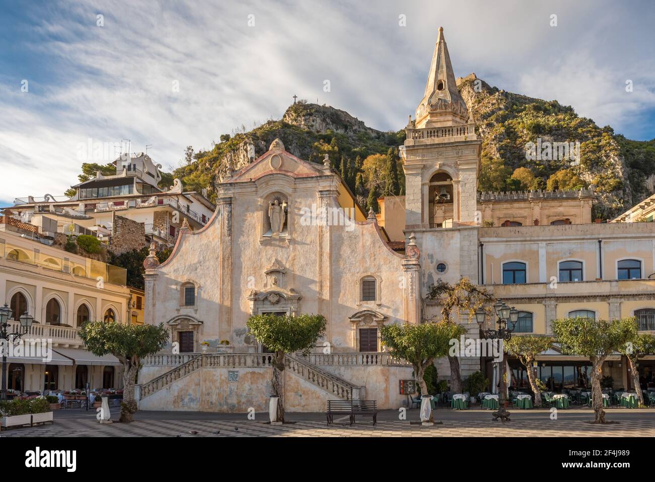 Eglise San Giuseppe sur la place Piazza IX Aprile à Taormina, Sicile Banque D'Images