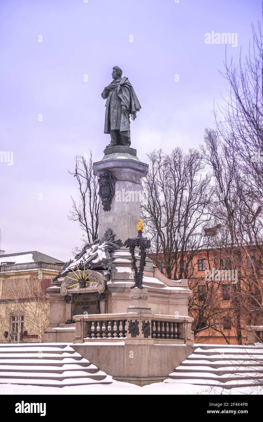 Monument en bronze le plus connu d'Adam Mickiewicz, le plus