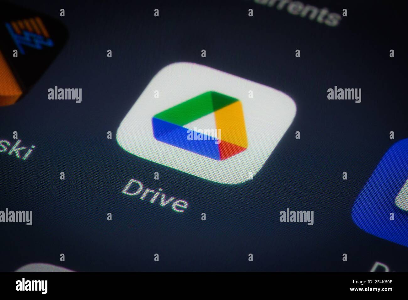 Bucarest, Roumanie - 13 décembre 2020 : image éditoriale de l'application mobile Google Drive sur un écran de smartphone. Banque D'Images