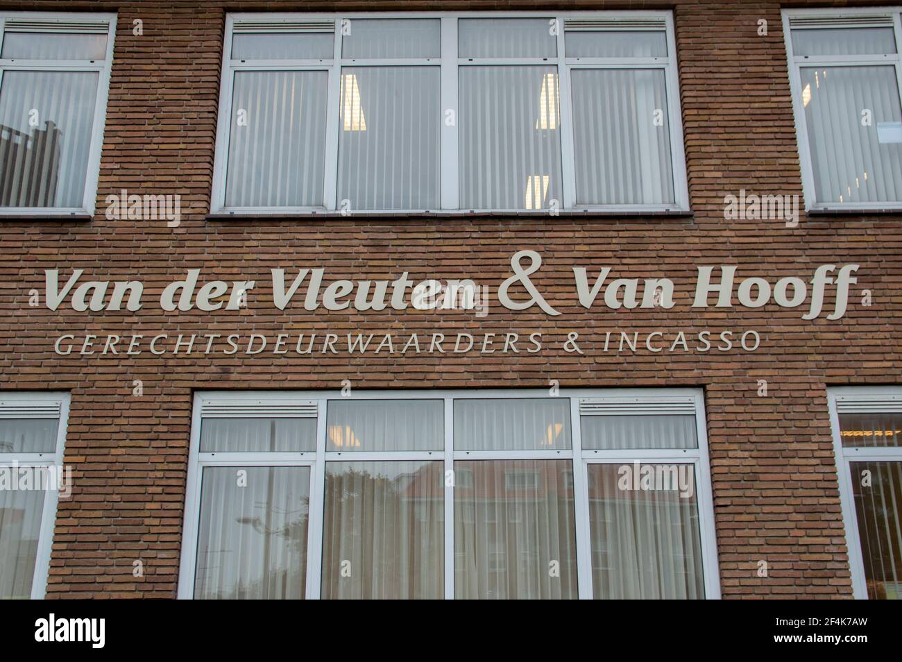 Panneaux publicitaires Van Der Vleuten et Van Hooff à Den Helder Pays-Bas 23-9-2019 Banque D'Images