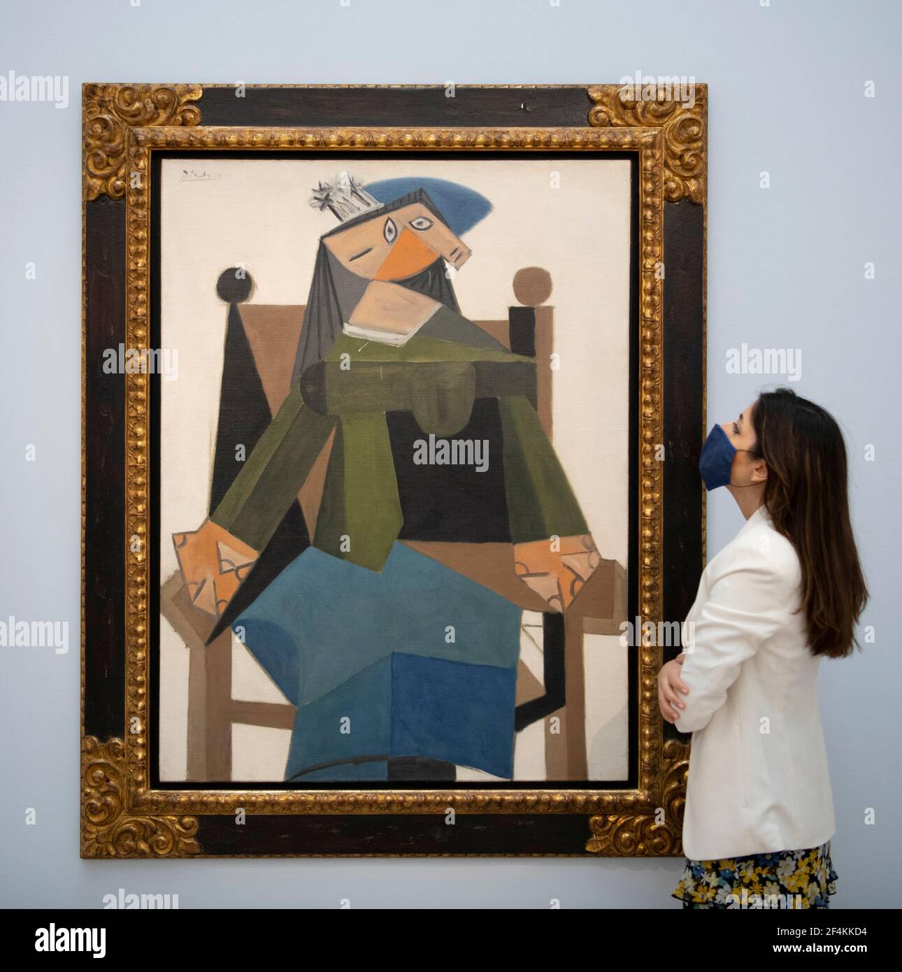 Sotheby’s, Londres, Royaume-Uni. 22 mars 2021. Première vente aux enchères importante de Sotheby de 2021 œuvres couvrant plus de 500 ans d’histoire de l’art, des anciens maîtres au XXIe siècle. Intitulée Modern Renaissance: Une vente intercatégorie, la vente a lieu le 25 mars. Image: Pablo Picasso, femme assise dans un fauteuil, estimation £6,500,000-8,500,000. Portrait assis du photographe surréaliste Dora Maar. Crédit : Malcolm Park/Alay Live News Banque D'Images