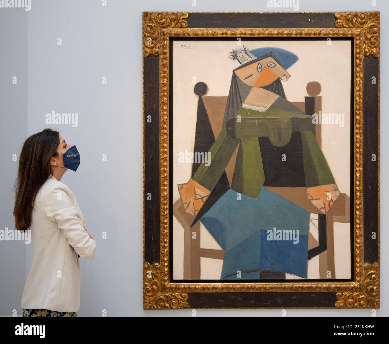 Sotheby’s, Londres, Royaume-Uni. 22 mars 2021. Première vente aux enchères importante de Sotheby de 2021 œuvres couvrant plus de 500 ans d’histoire de l’art, des anciens maîtres au XXIe siècle. Intitulée Modern Renaissance: Une vente intercatégorie, la vente a lieu le 25 mars. Image: Pablo Picasso, femme assise dans un fauteuil, estimation £6,500,000-8,500,000. Portrait assis du photographe surréaliste Dora Maar. Crédit : Malcolm Park/Alay Live News Banque D'Images