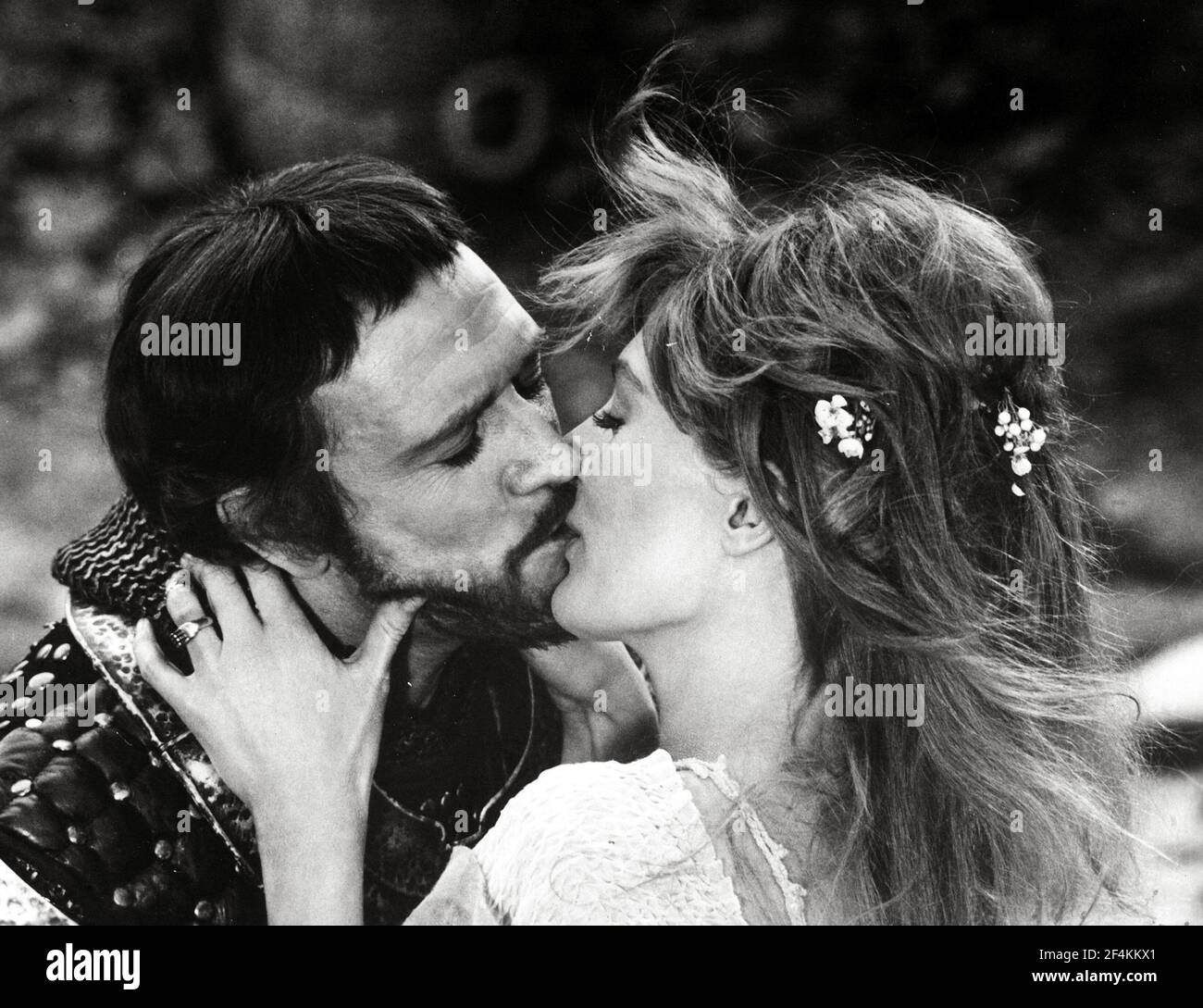 VANESSA REDGRAVE et RICHARD HARRIS à CAMELOT (1967), sous la direction de JOSHUA LOGAN. Crédit: WARNER BROTHERS / Album Banque D'Images VANESSA REDGRAVE et RICHARD HARRIS à CAMELOT (1967), sous la direction de JOSHUA LOGAN. Crédit: WARNER BROTHERS / Album Banque D'Images