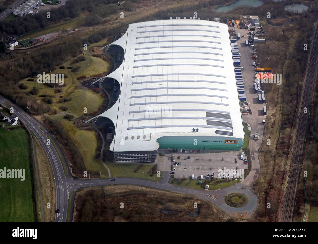 Vue aérienne du bâtiment JCB World Logistics à Stoke-on-Trent, Staffordshire Banque D'Images