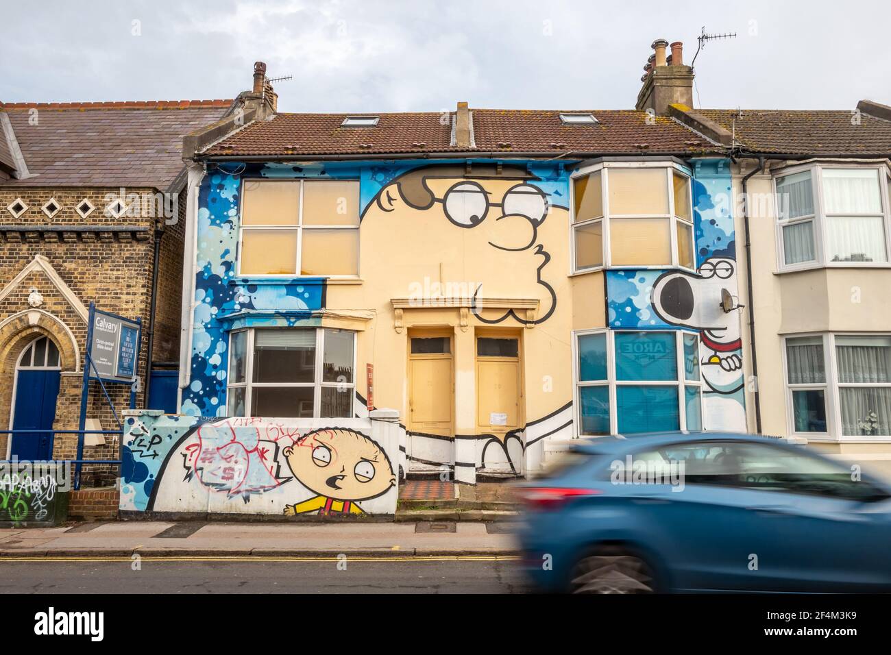 Brighton, le 20 février 2021: Une maison peinte d'après le style de l'émission de télévision américaine Family Guy Banque D'Images