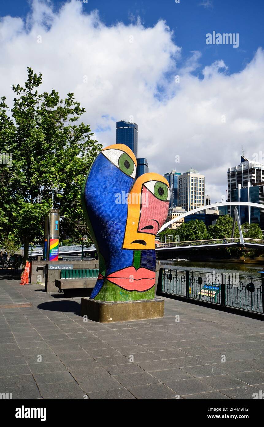 Melbourne, Victoria, Australie - Novembre 03, 2017 : sculpture colorée sur Southbank nommé Ophelia sculpteur de Deborah Halpern Banque D'Images