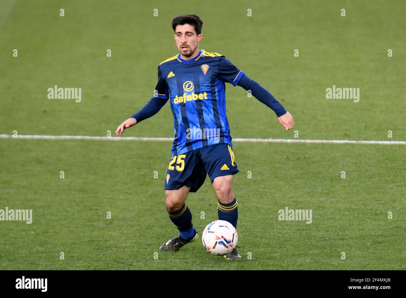 Jairo Izquierdo de Cadix CF pendant le match de la Liga entre Villarreal CF et Cádiz CF a joué au stade de la Cerámica le 21 mars 2021 à Villarreal, Espagne. (Photo de Sergio Ruiz / PRESSINPHOTO) Banque D'Images