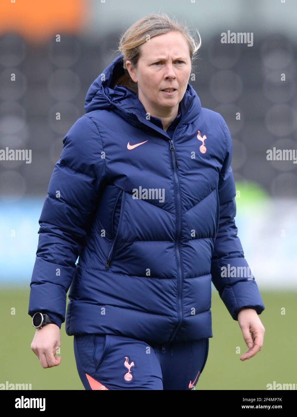 EDGWARE, ANGLETERRE - MARS 21: Rehanne Skinner Manager de Tottenham Hotspur femmes pendant FA Women's Spur League betweenTottenham Hotspur et Bristol ci Banque D'Images