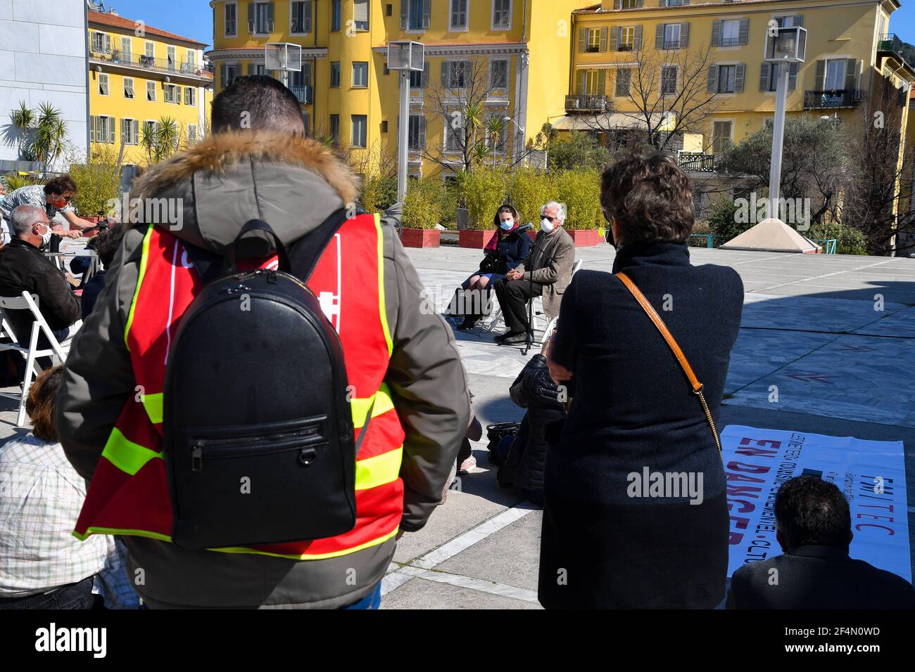 Le Théâtre national de Nice participe au mouvement d'occupation des lieux culturels. Nice , France le 22 mars 2021. Le Théâtre national de Nice rejoint le mouvement du théâtre Odéon à Paris. Une agora ouverte à tous avec des syndicalistes et des animateurs intermittents sur la piste du théâtre pour demander la réouverture de lieux culturels qui ont été fermés depuis octobre 30. Photo de Lionel Urman/ABACAPRESS.COM Banque D'Images