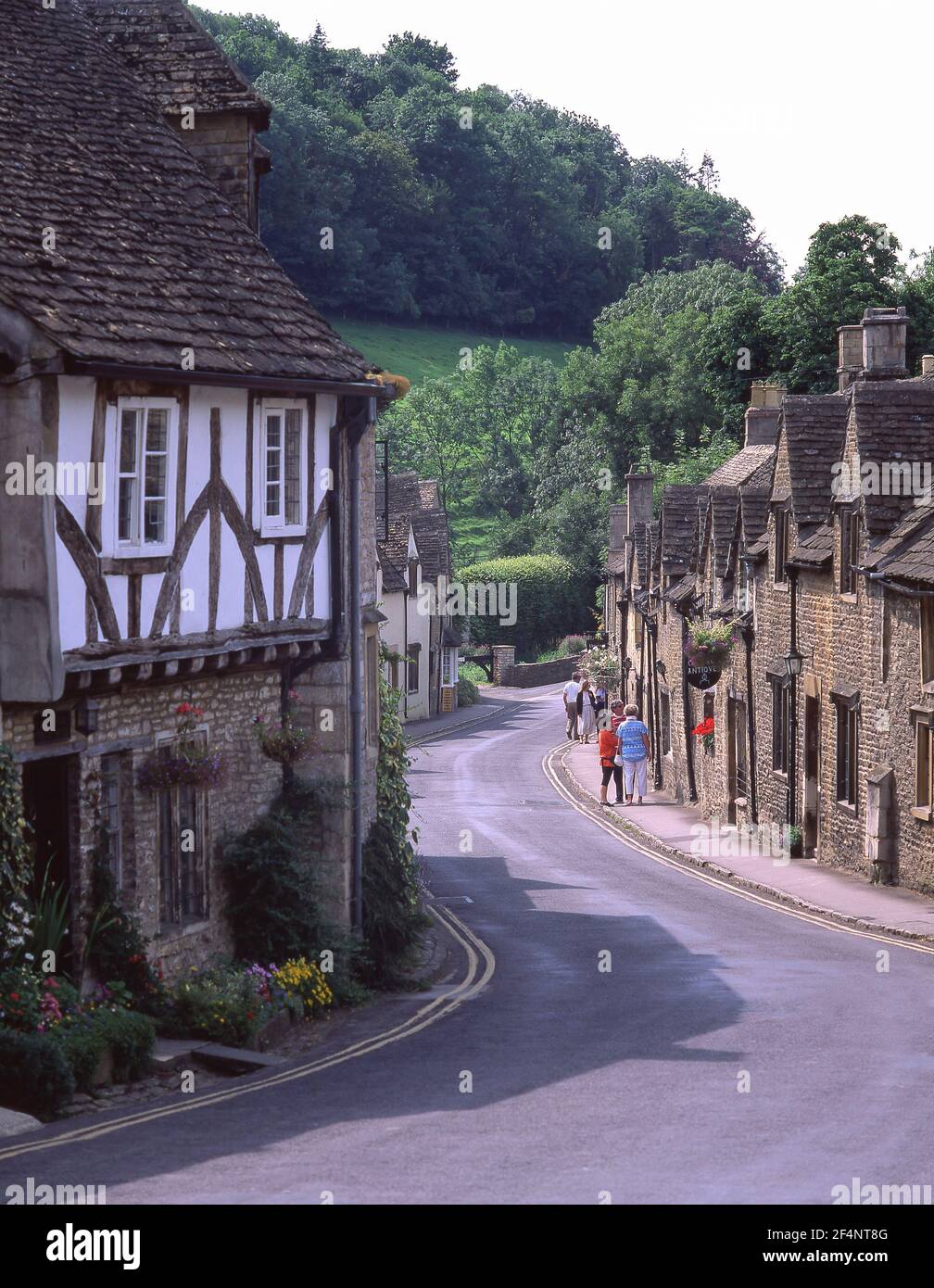 The Street, Castle Combe, Wiltshire, Angleterre, Royaume-Uni Banque D'Images