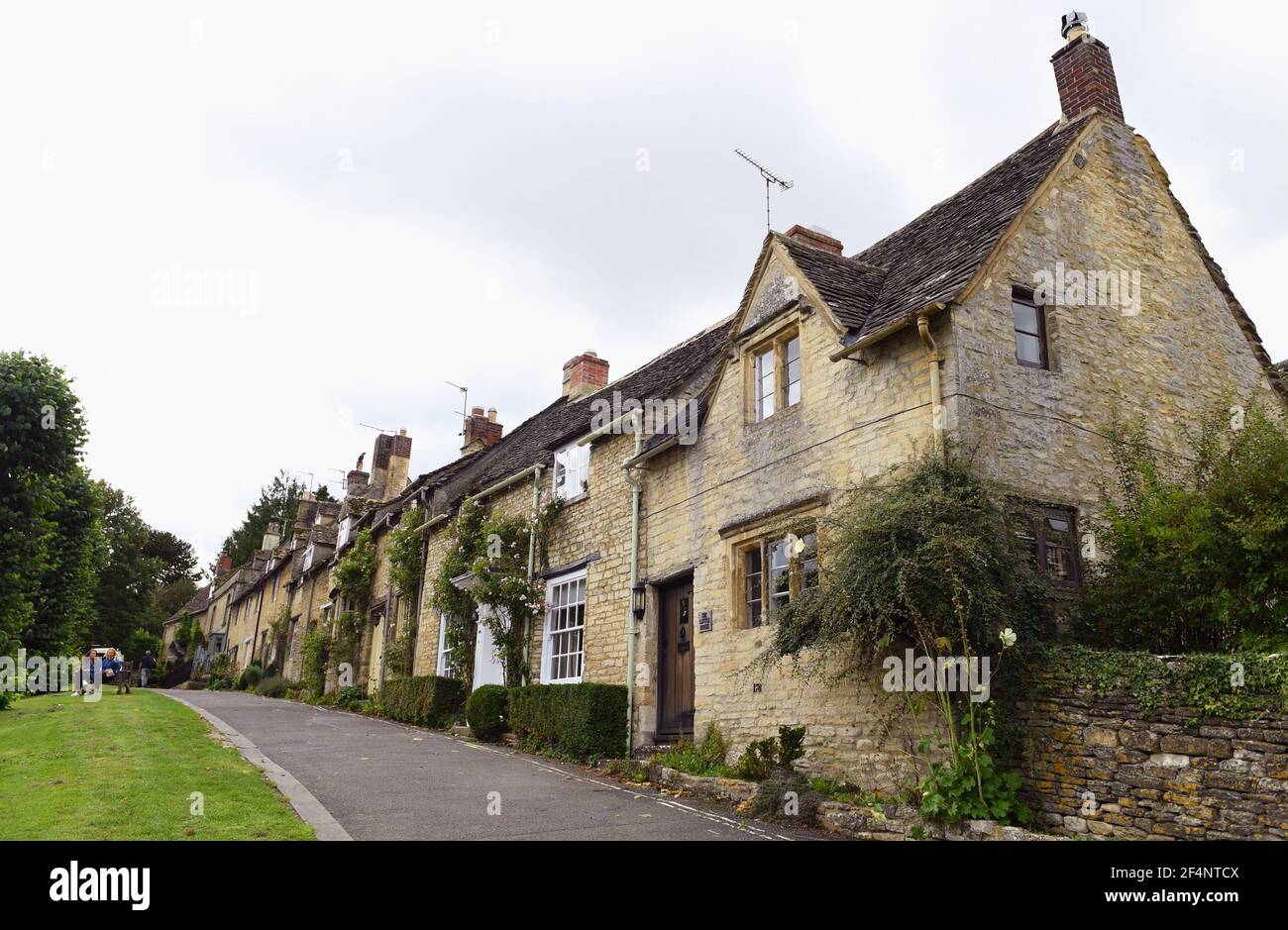 Burford Cotswolds Oxfordshire Angleterre Royaume-Uni Grande-Bretagne Cotswold village cottage en pierre PHOTO DE SAM BAGNALL Banque D'Images