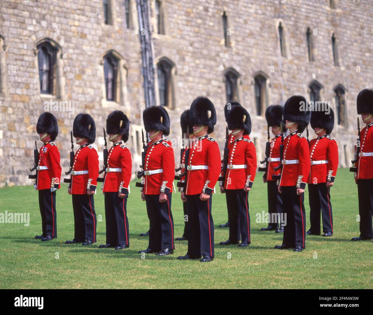 Défiler la Garde royale du château de Windsor, Windsor, Berkshire, Angleterre, Royaume-Uni Banque D'Images