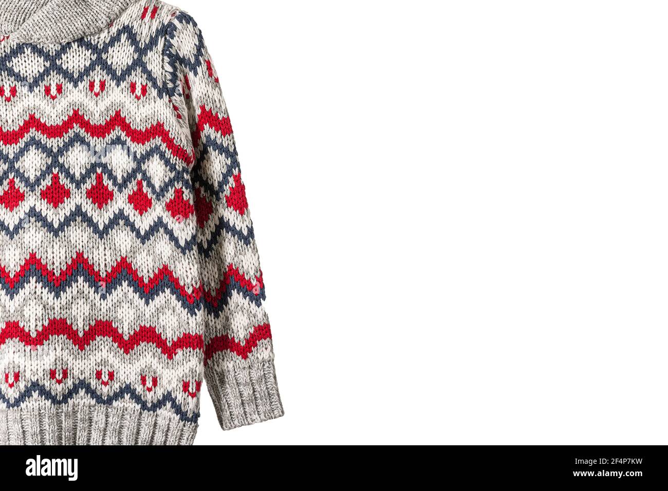 Pull tricoté sur fond blanc. Photographie au format paysage avec espace libre pour écrire du texte si vous le souhaitez Banque D'Images
