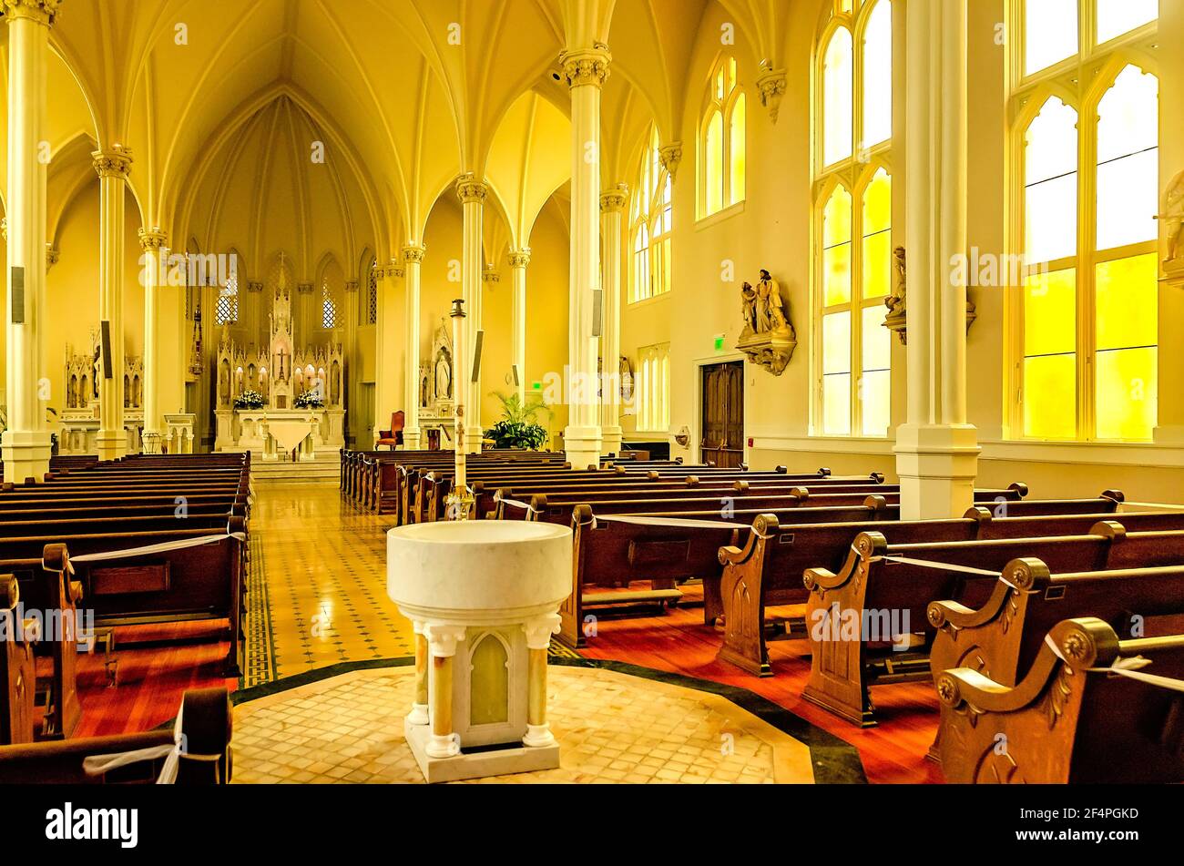 L’intérieur de la chapelle Saint-Joseph est photographié au Spring Hill College, le 20 mars 2021, à Mobile, en Alabama. Banque D'Images