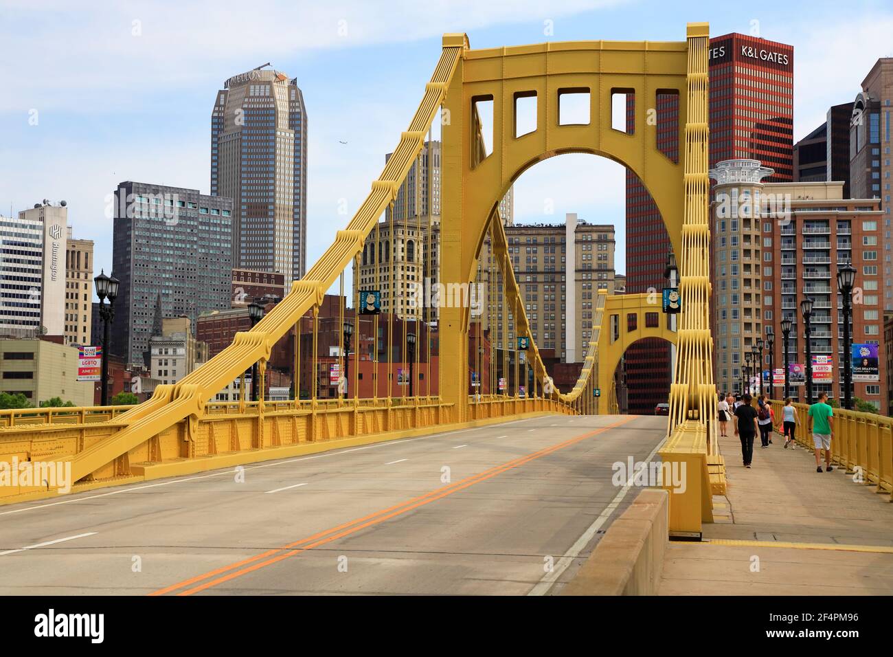 Pont Andy Warhol alias Seventh Street Bridge avec vue Du centre-ville de Pittsburgh en arrière-plan.Pittsburgh.Pennsylvania.USA Banque D'Images