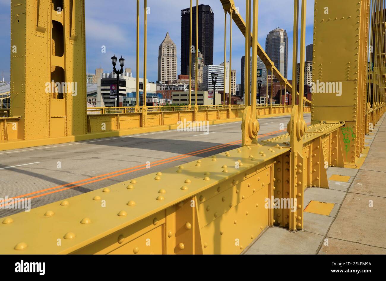 Pont Andy Warhol alias Seventh Street Bridge avec vue Du centre-ville de Pittsburgh en arrière-plan.Pittsburgh.Pennsylvania.USA Banque D'Images