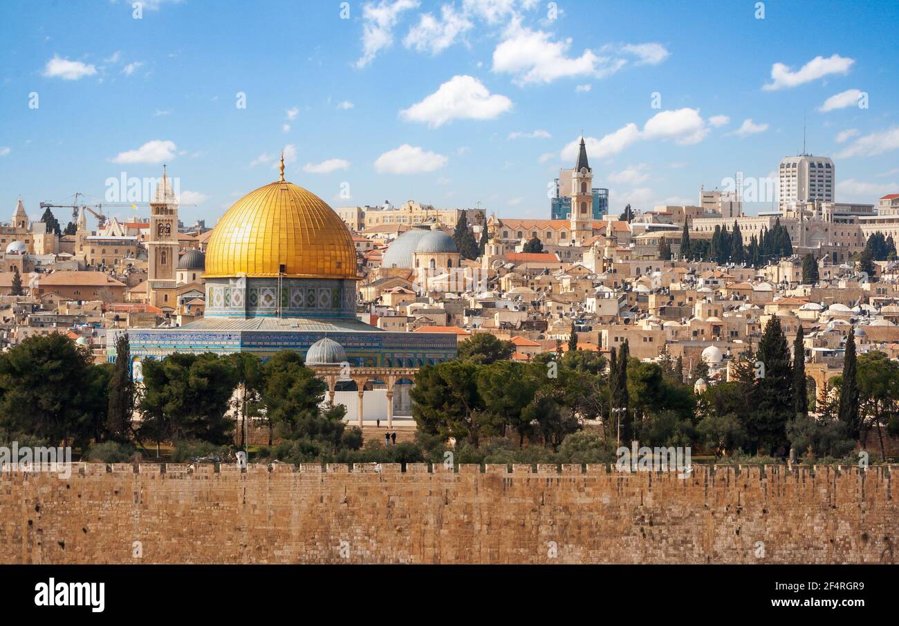 Vue sur Jérusalem et le Mont du Temple avec le Dôme du Rocher. Palestine, Israël Banque D'Images