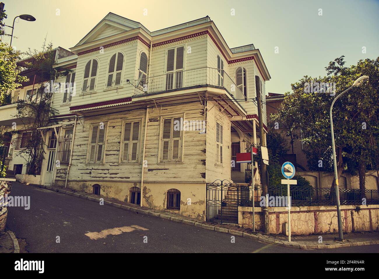 Ancienne maison en bois sur l'île d'Adalar à Istanbul, Turquie Banque D'Images