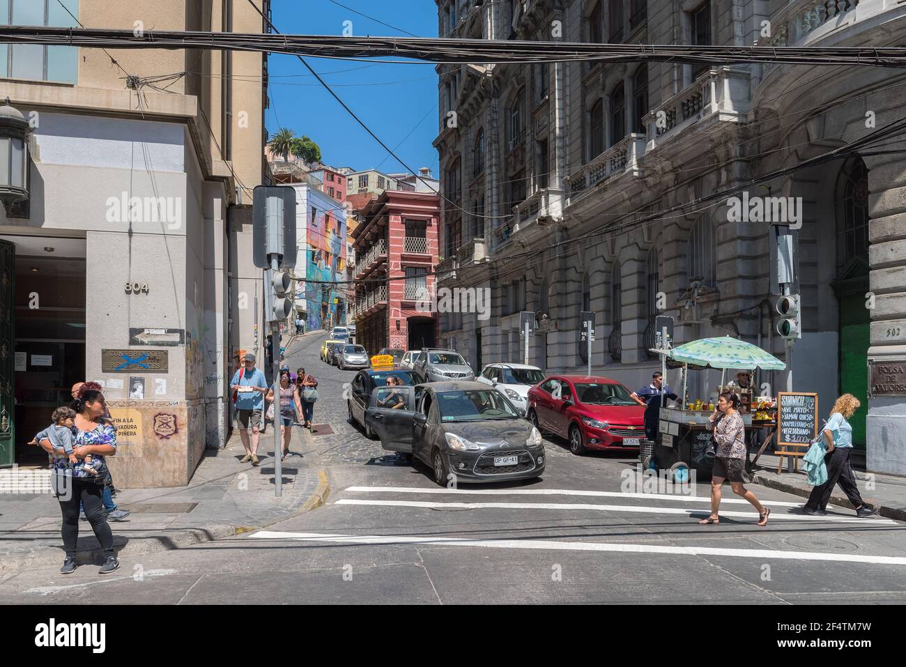 Vue sur les rues du centre historique de Valparaiso, Chili Banque D'Images