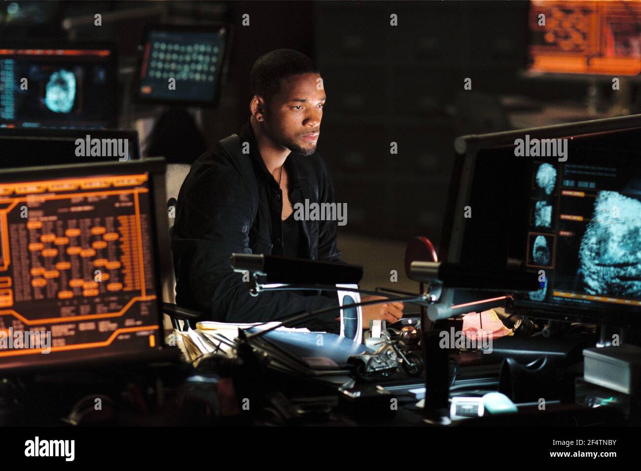 WILL SMITH en I, ROBOT (2004), dirigé par ALEX PROYAS. CREDIT: FOX DU 20E SIÈCLE / GERLITZ, AVA V. / ALBUM Banque D'Images