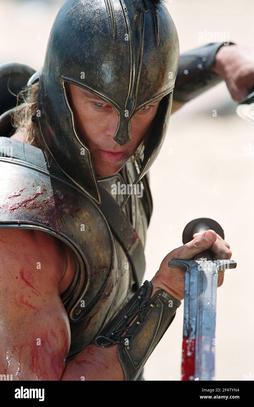 BRAD PITT dans TROY (2004), dirigé par WOLFGANG PETERSEN. Crédit: WARNER BROS. / Album Banque D'Images