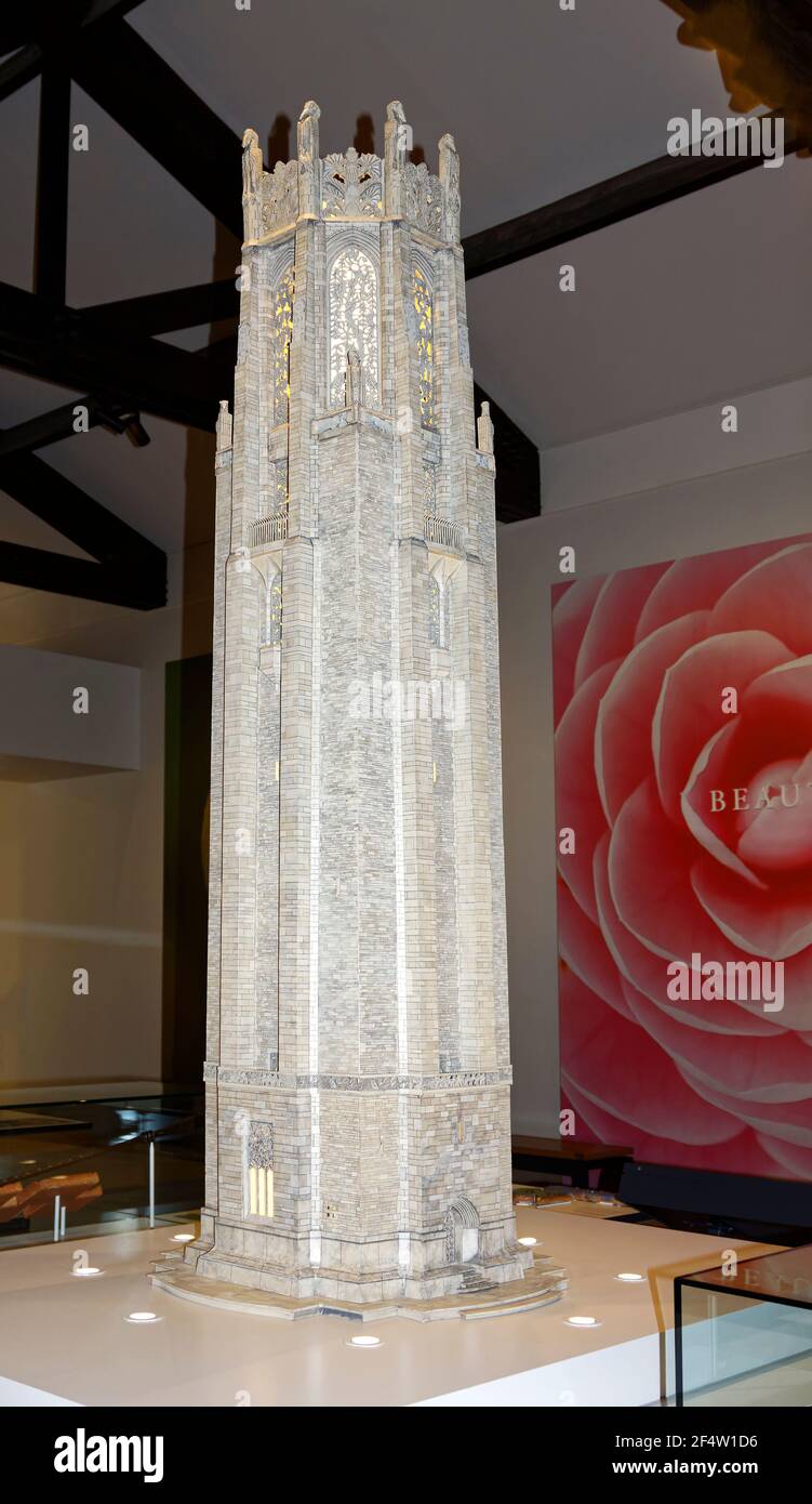 Modèle, carillon, lumières nocturnes, tour de chant, centre d'accueil, Floride, Bok Tower Gardens, Lac de Galles, FL Banque D'Images