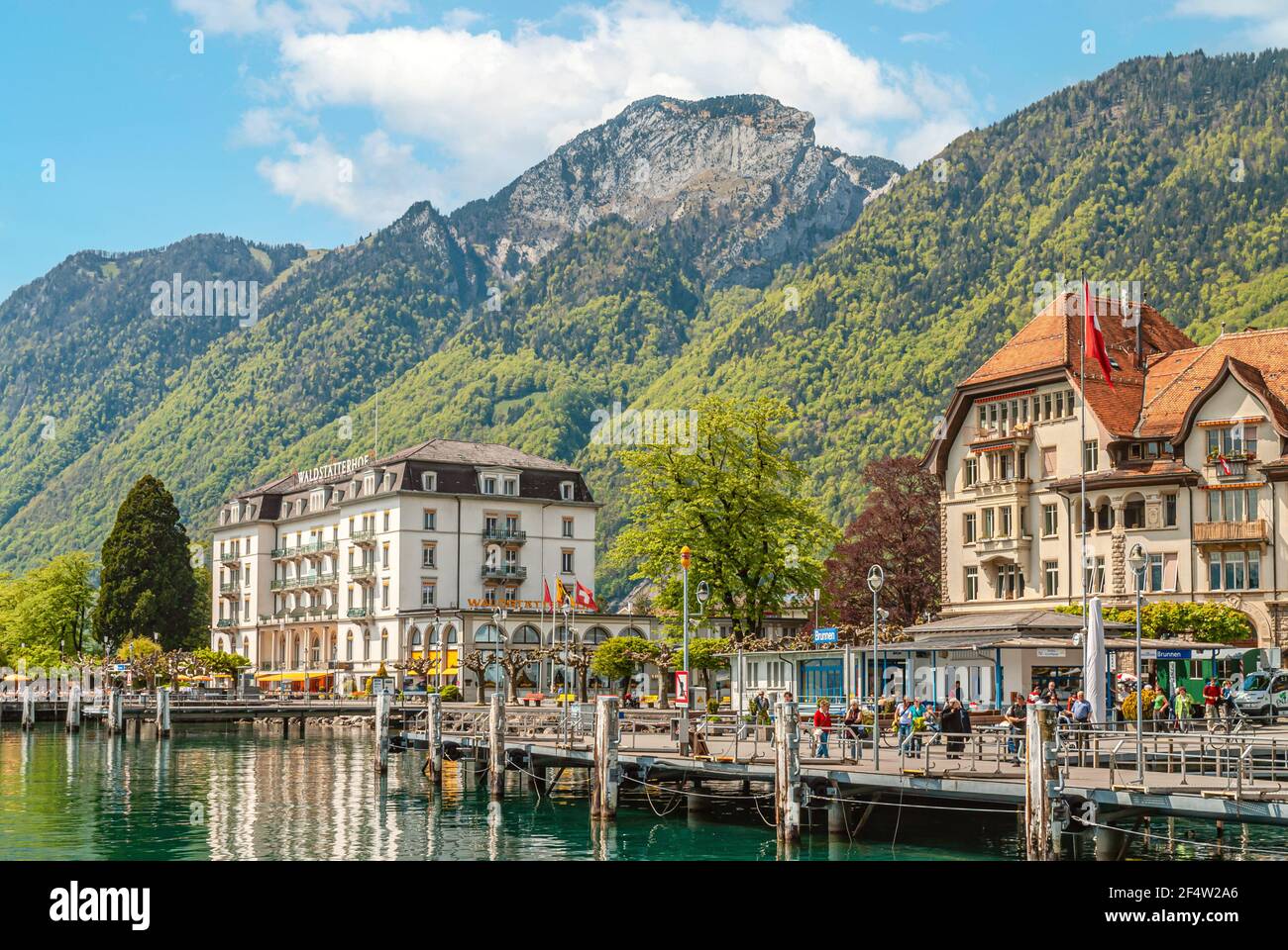 Bord de lac de Brunnen, sur la rive nord du lac de Lucerne, en Suisse Banque D'Images
