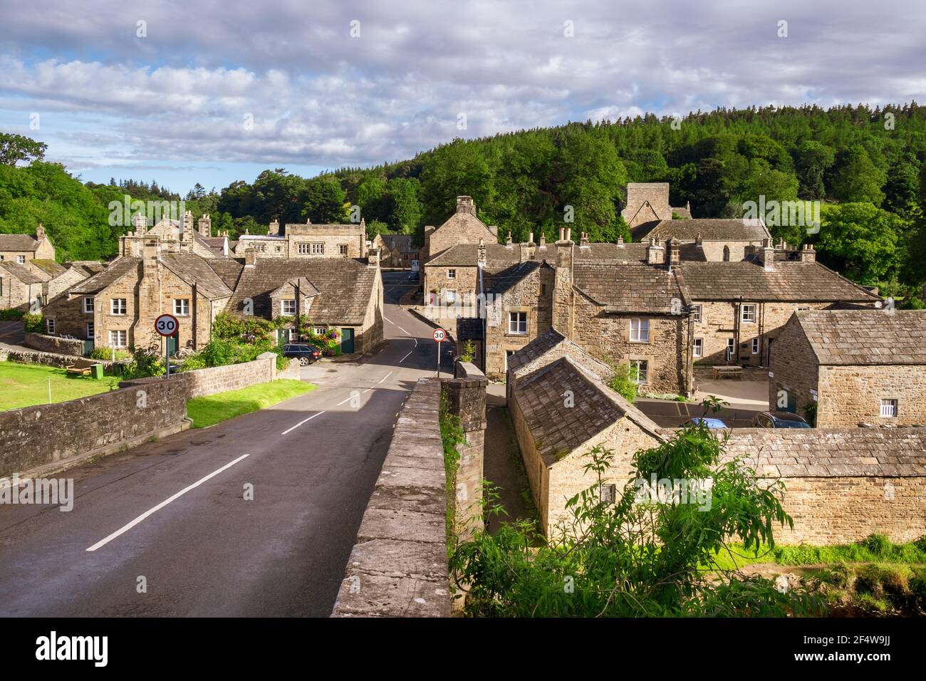 Le pont menant au village de Blanchland Northumberland Banque D'Images