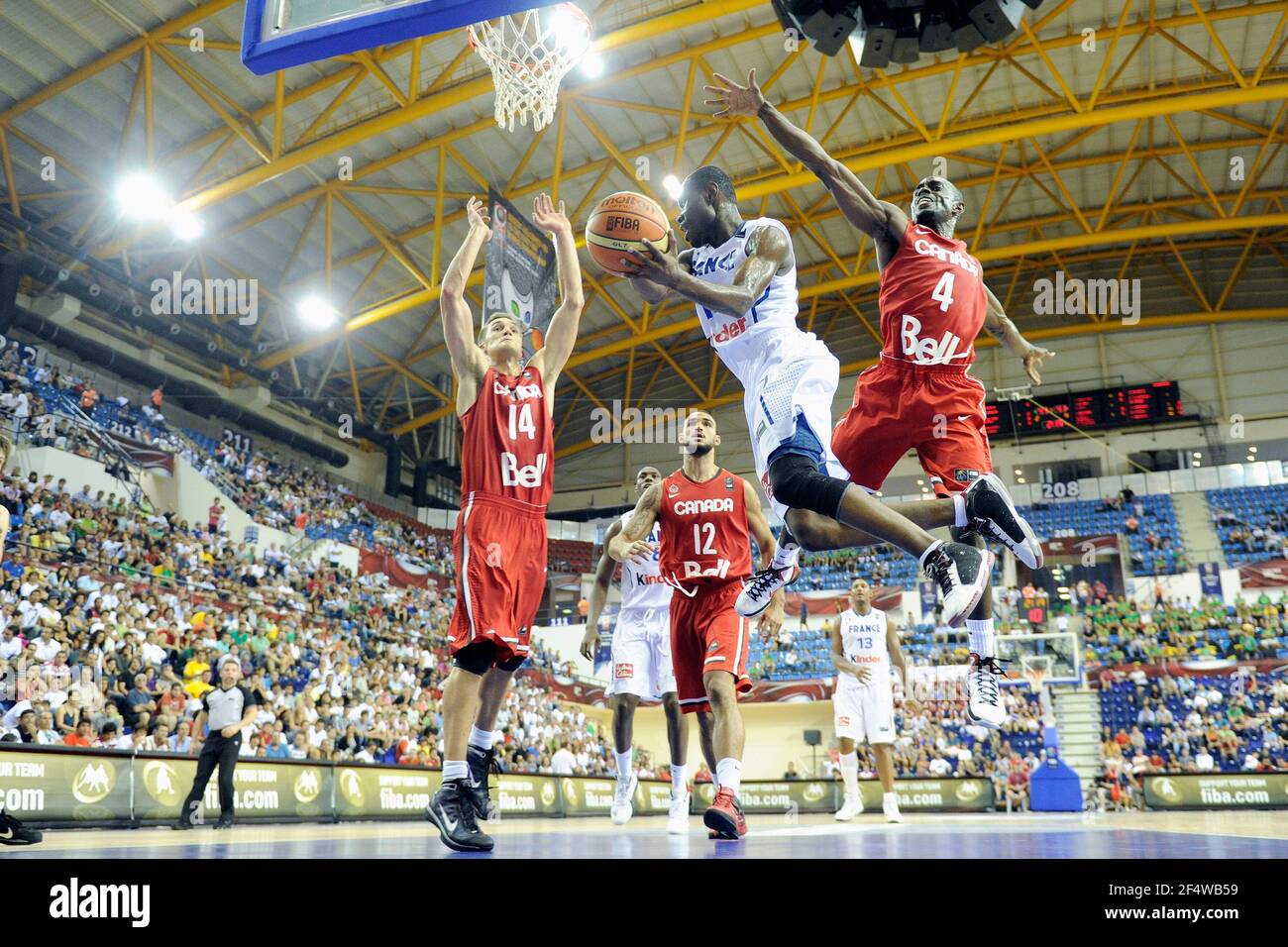 BASKETBALL - CHAMPIONNAT DU MONDE FIBA 2010 - IZMIR (TUR) - GROUPE D - JOUR 3 - 31/08/2010 - PHOTO : JEAN FRANÇOIS MOLLIERE / DPPI - FRANCE V CANADA - YANNICK BOKOLO (FRA) Banque D'Images