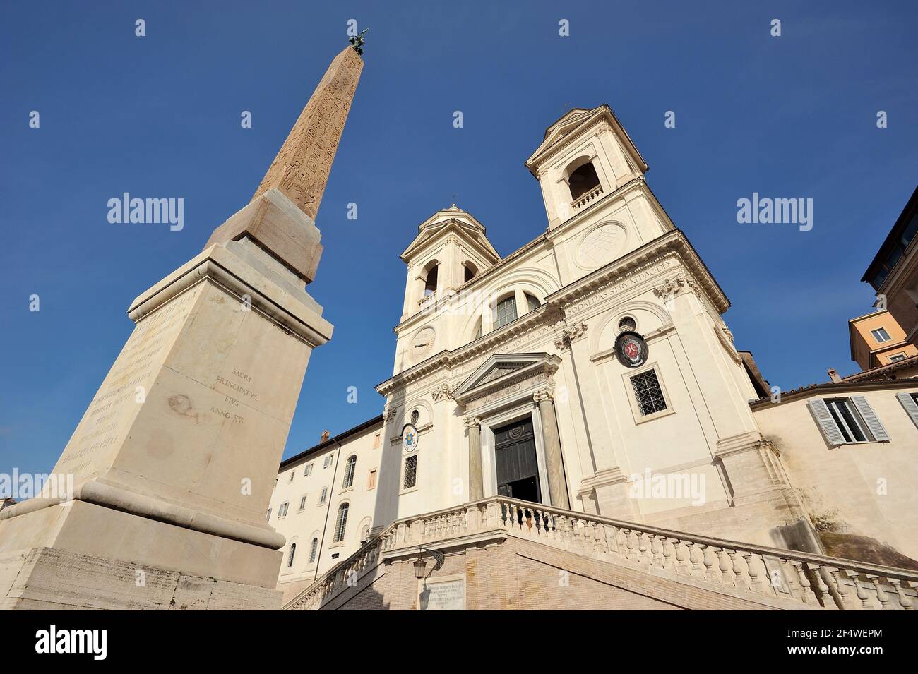 Italie, Rome, église de Trinità dei Monti Banque D'Images
