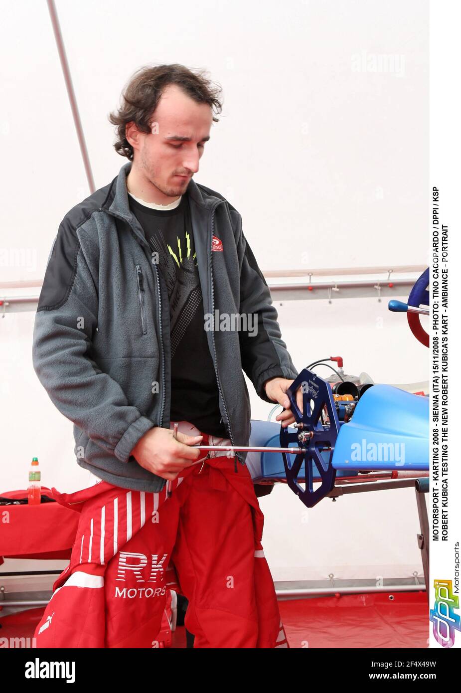 MOTORSPORT - KARTING 2008 - SIENNA (ITA) 15/11/2008 - PHOTO: TINO ACOPARDO / DPPI / KSP ROBERT KUBICA TESTANT LE NOUVEAU KART DE ROBERT KUBICA - AMBIANCE - PORTRAIT Banque D'Images