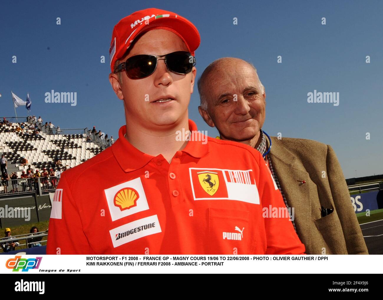 MOTORSPORT - F1 2008 - FRANCE GP - MAGNY COURS 19/06 AU 22/06/2008 - PHOTO : OLIVIER GAUTHIER / DPPI KIMI RAIKKONEN (FIN) / FERRARI F2008 - AMBIANCE - PORTRAIT PROFESSEUR GERARD SAILLANT Banque D'Images