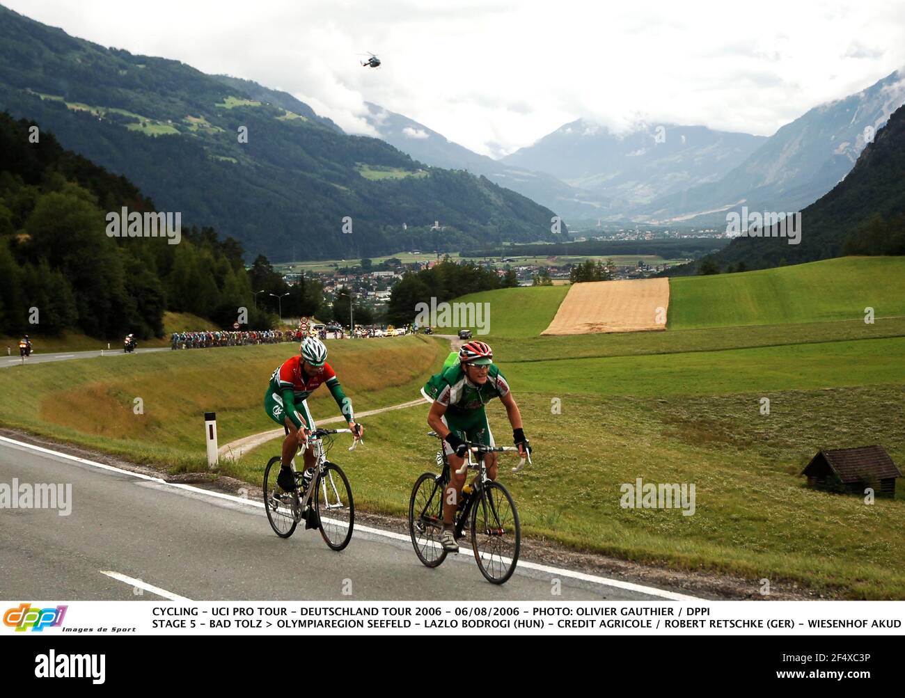 CYCLISME - UCI PRO TOUR - DEUTSCHLAND TOUR 2006 - 06/08/2006 - PHOTO: OLIVIER GAUTHIER / DPPI STAGE 5 - BAD TOLZ > OLYMPIAREGION SEEFELD - LAZLO BODROGI (HUN) - CRÉDIT AGRICOLE / ROBERT RETSSCHKE (GER) - ÉQUIPE WIESENHOF AKUD Banque D'Images