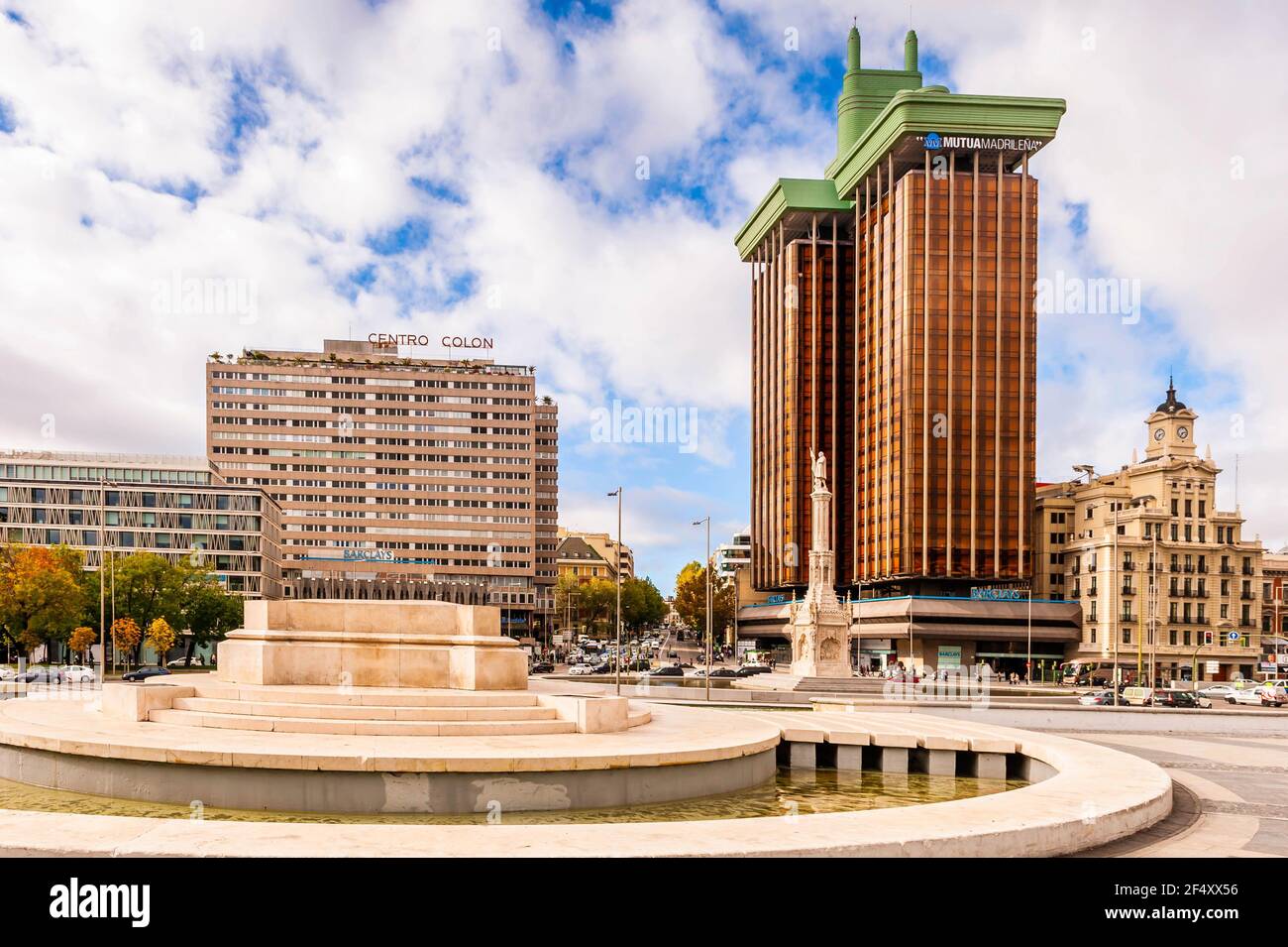 Plaza Colon, grande place de Madrid en Espagne Banque D'Images