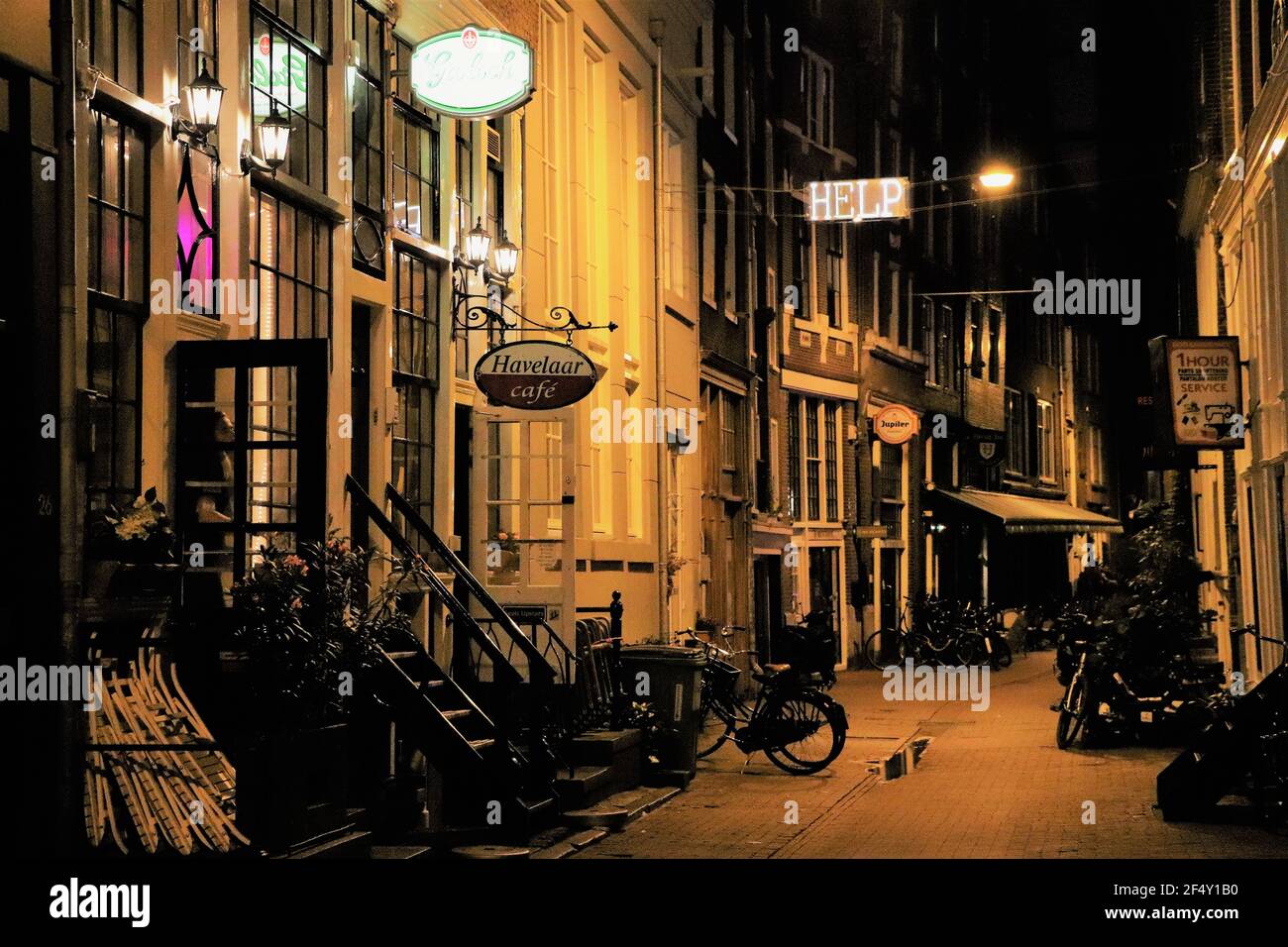 Les rues d'Amsterdam la nuit Banque D'Images