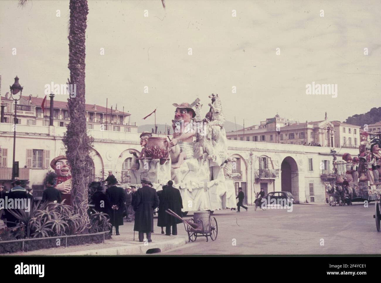 Photos de voyage France. Bien. Carriage 9 au défilé de carnaval à Mardi Grass (Fat Tuesday) Banque D'Images